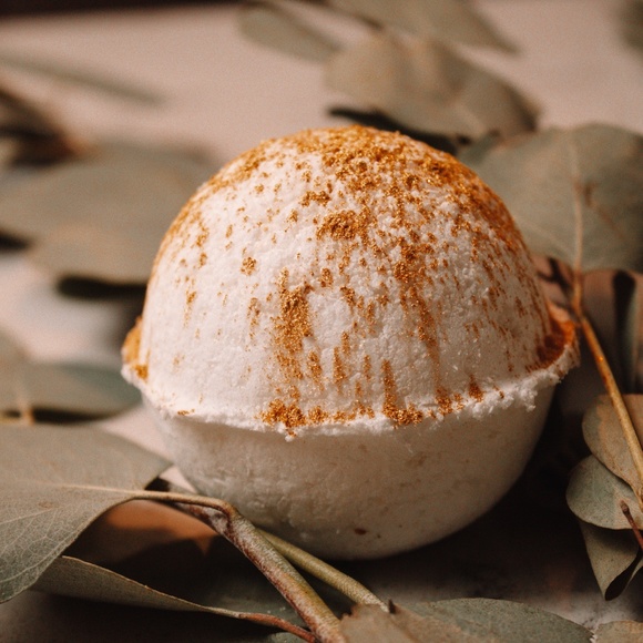 *Host Pick* (1) Organic Bath Ball With Gold Stardust - Picture 2 of 8